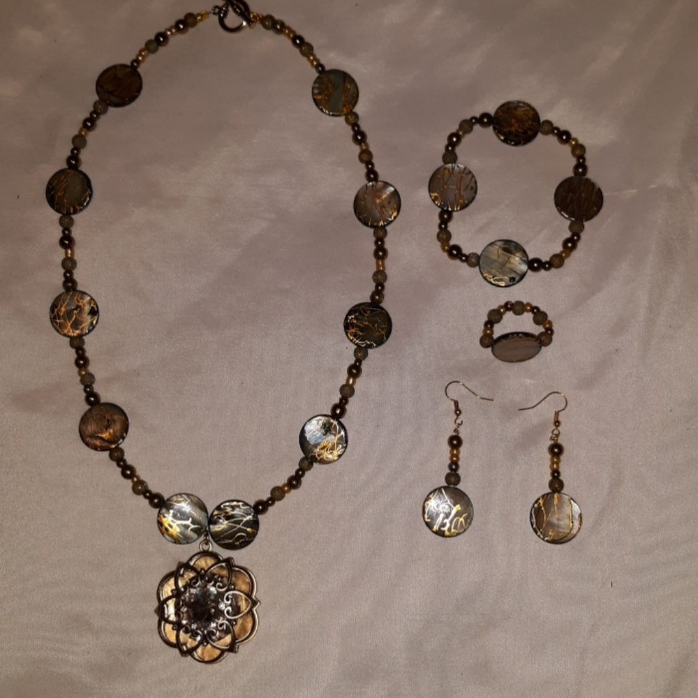 Necklace set 4 piece set